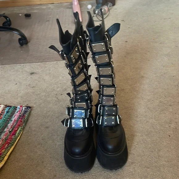 DEMONIA damned 318 platforms